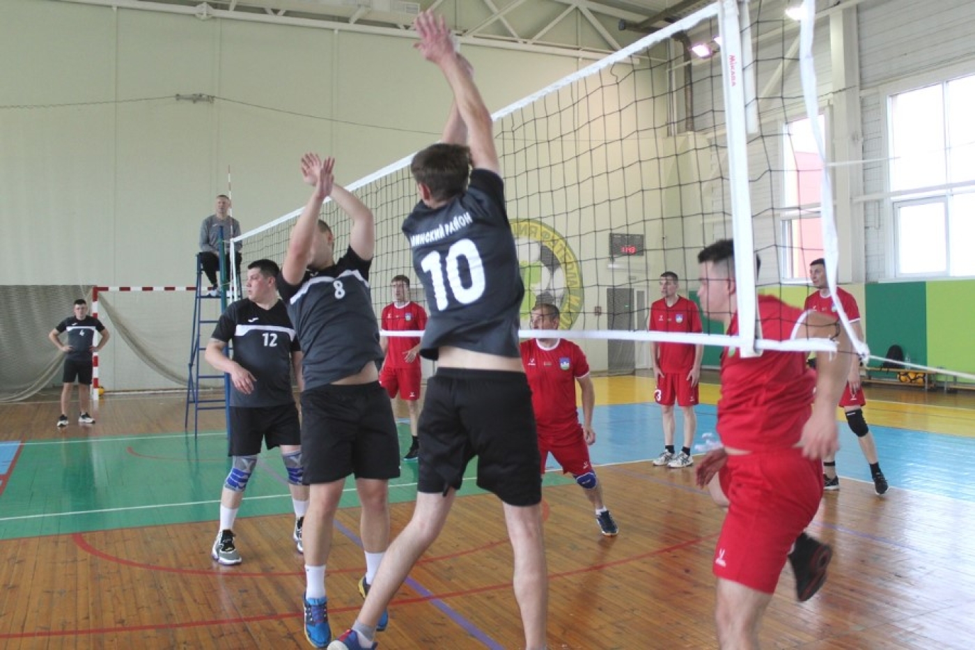 Даешь победу! Спасатели Минщины боролись в Березино за титул чемпиона области по волейболу