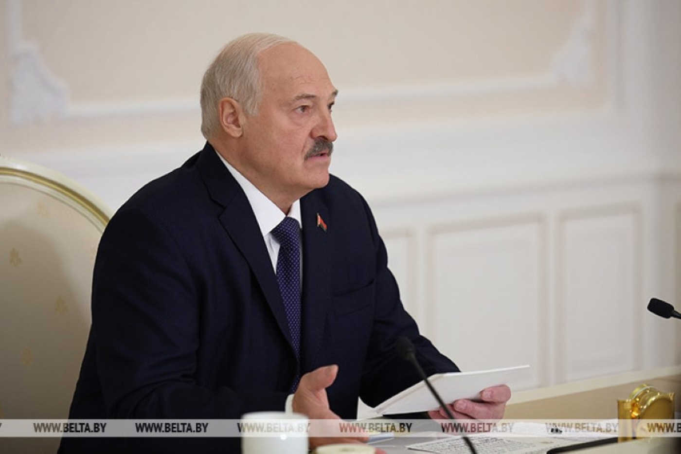 Госпрограмма вооружения на пятилетку стала темой совещания у Лукашенко