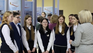 Деловой стиль, бесплатный подвоз, освобождение от ЦЭ. Что меняется для школьников с 1 сентября