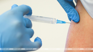 Минздрав: имеющиеся в Беларуси вакцины эффективны и против омикрон-ниндзя