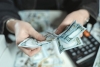 Жительница Березино передала курьеру мошенников 24500 долларов США