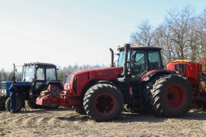 В Беларуси к весенним полевым работам подготовлено 94% сельхозтехники