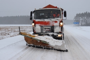 Расчистка улиц и дорог продолжается