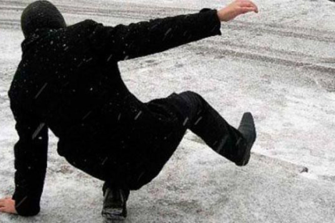 Зимние травмы на производстве: Напоминаем о безопасности на гололеде