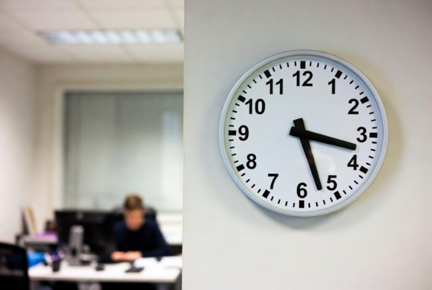 Когда белорусы смогут уйти с работы раньше: называем все сокращенные дни 2026 года