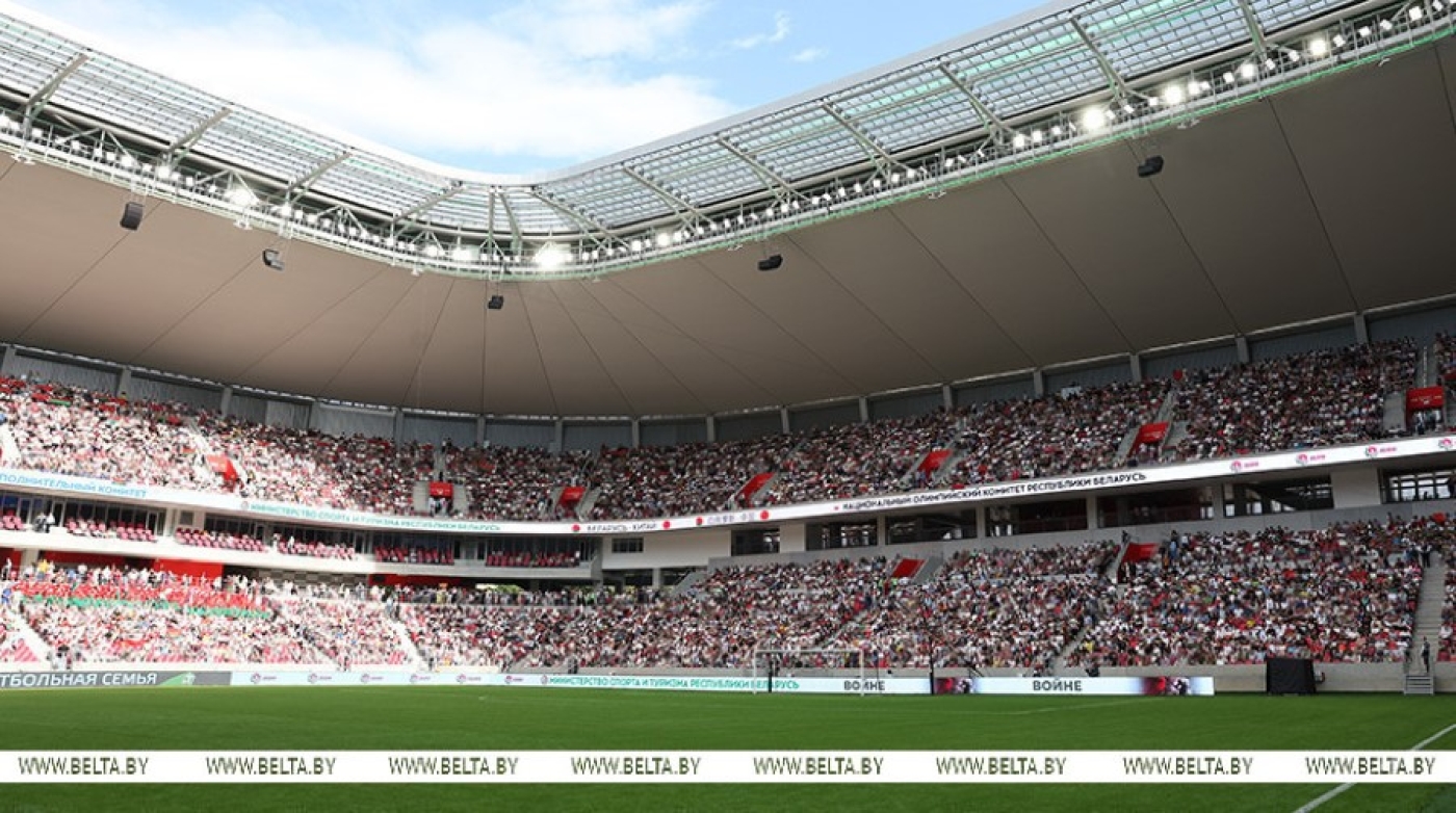 Шальная мысль Лукашенко и сюрприз от Си Цзиньпина. Как в Минске появился Национальный футбольный стадион