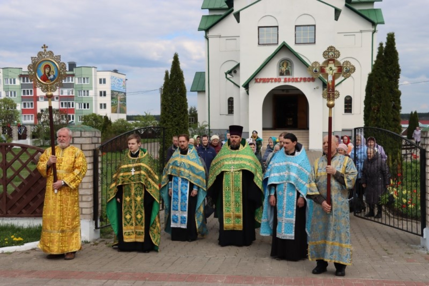 В Никольском храме встретили икону Божьей Матери и освятили вербы