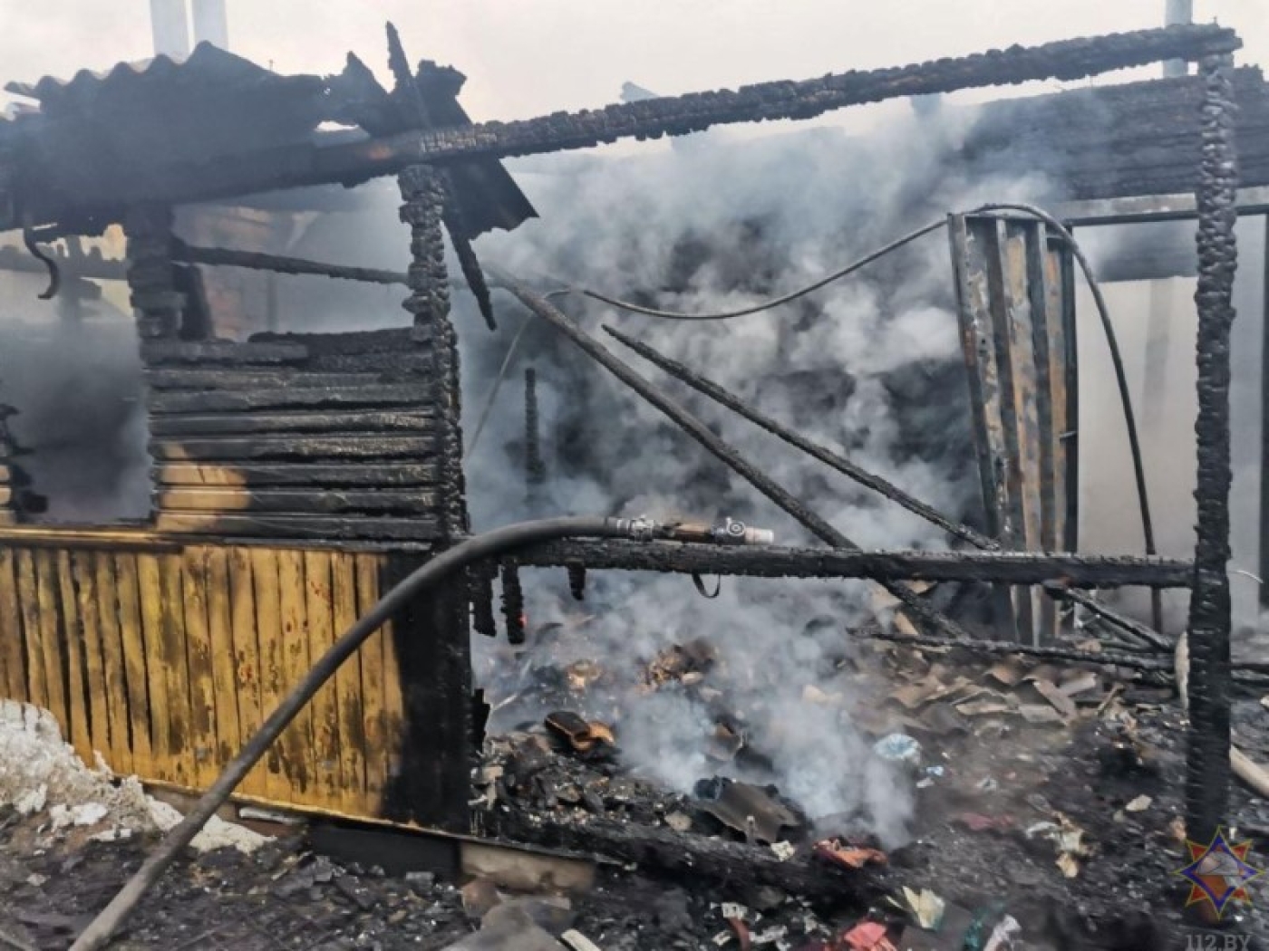 Огненная трагедия произошла в д. Ястребель, на пожаре погибли 4 детей.