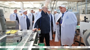 Лукашенко на "Беллакте" доложили о планах построить дополнительное производство сухого детского питания