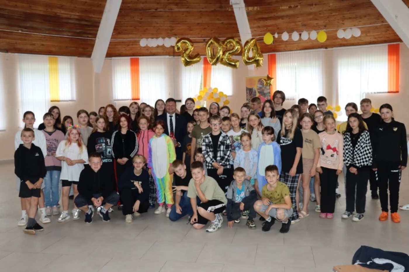 Депутат Палаты представителей Юрий Корсик встретился с детьми в “Папараць-кветцы”
