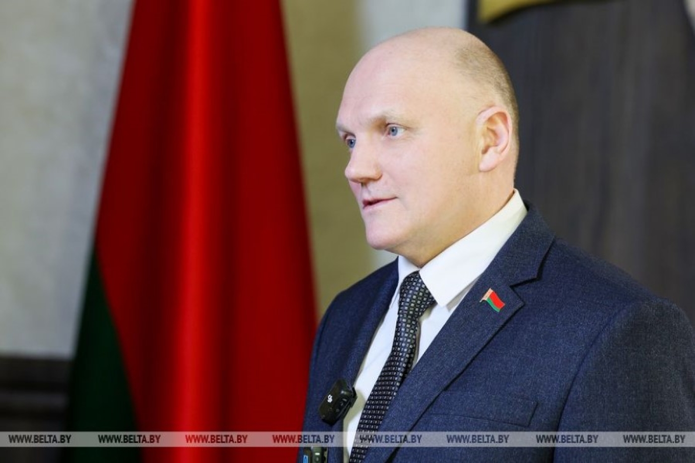 Лукашенко заслушал доклады министра обороны и председателя КГБ