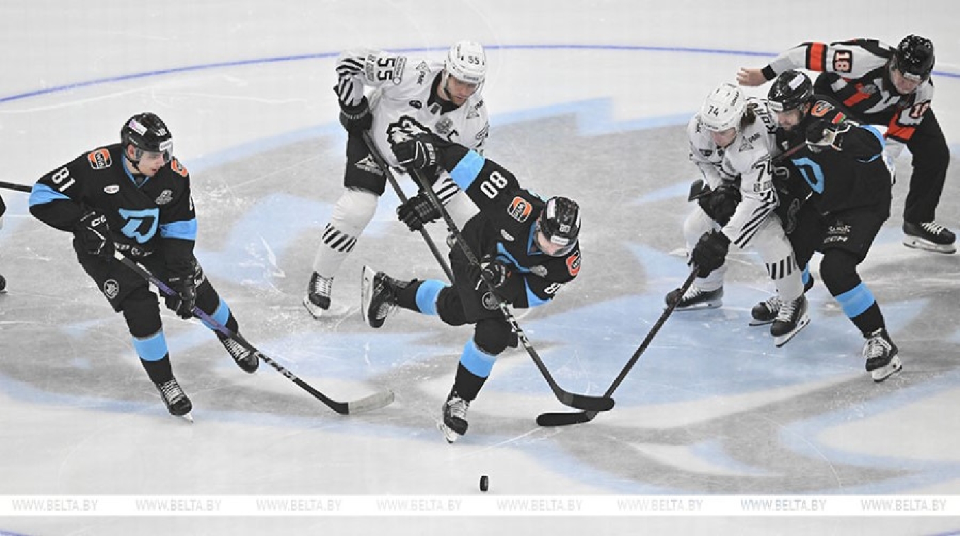 Минские динамовцы дома проиграли "Трактору" в четвертом матче серии