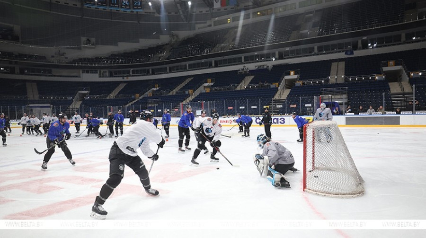 "Сибиряки - это наши люди". Лукашенко поделился ожиданиями от поединка "Динамо-Минск" и "Трактора"