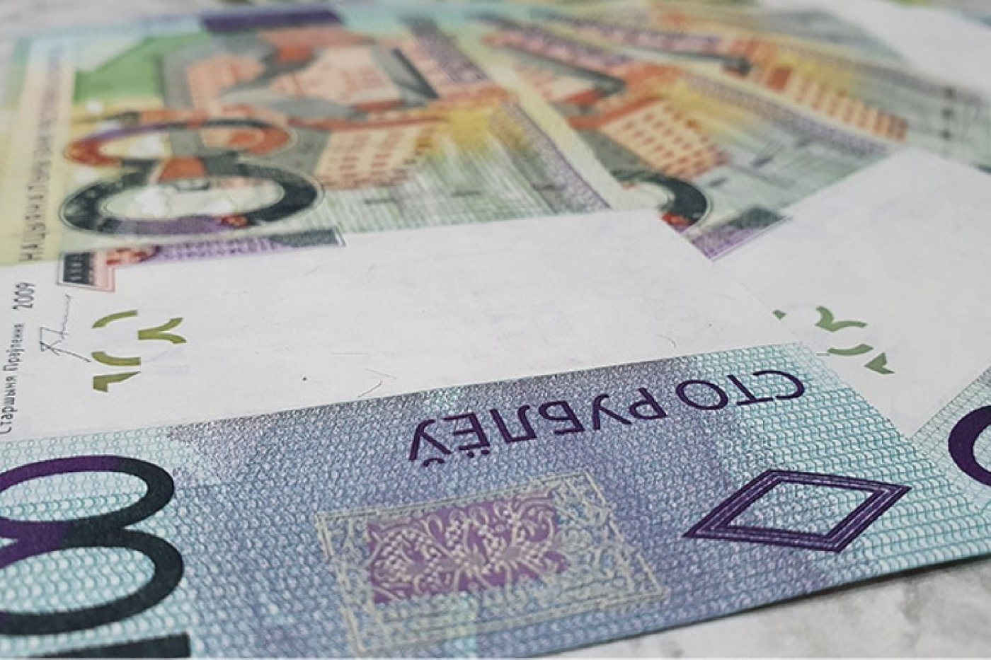 Сколько белорусы потеряли на покупке горящих туров у мошенников, рассказали в Нацбанке