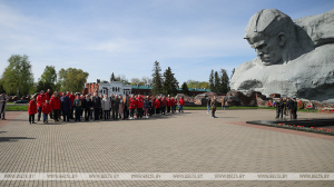 Частицу Вечного огня с Поклонной горы доставили в Брестскую крепость