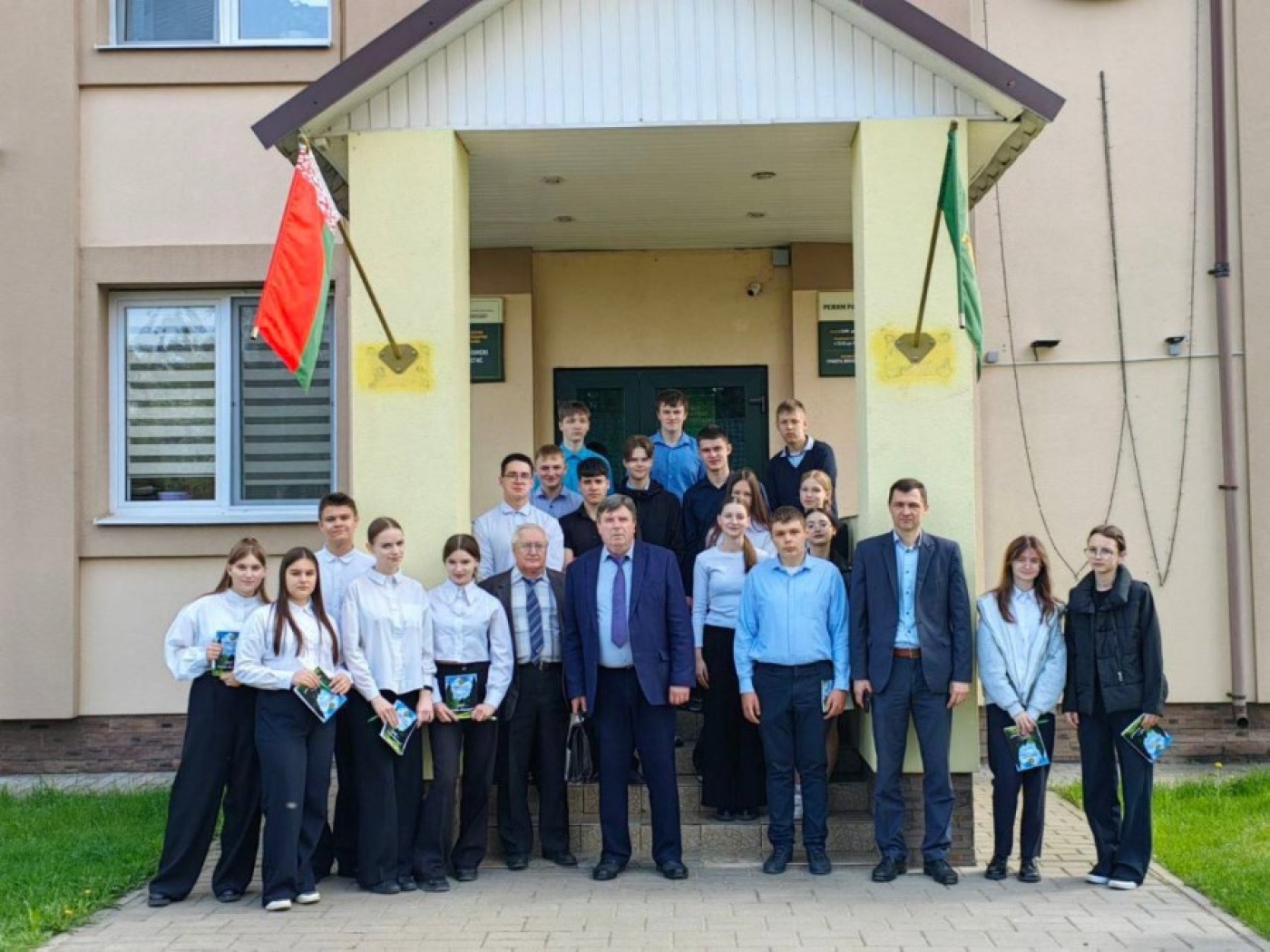 Учащиеся школы № 2 города посетили Березинский лесхоз