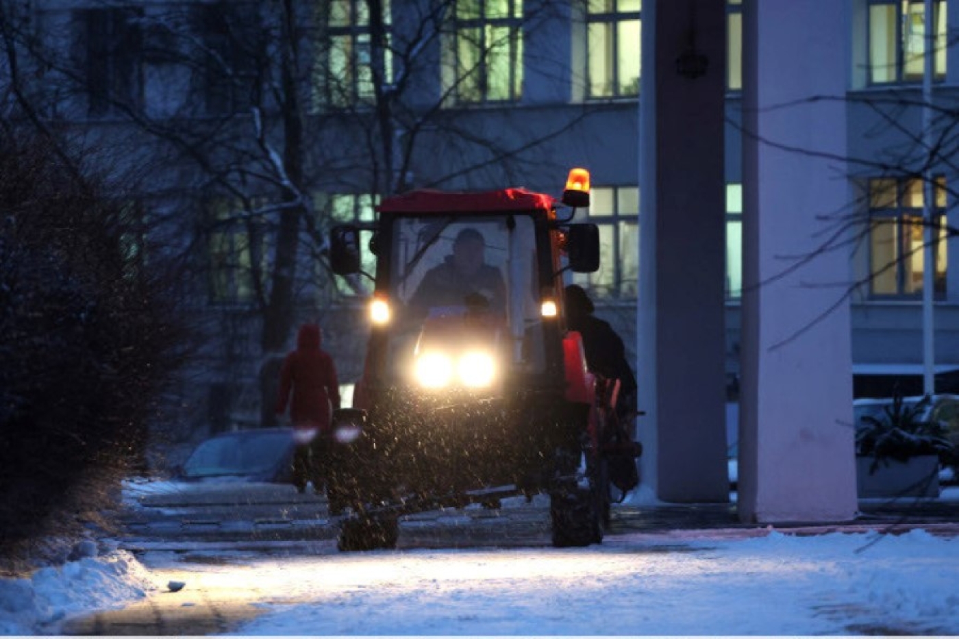 На уборке снега в Минской области задействовано 125 единиц коммунальной техники