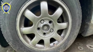 В Черикове мужчина выкрутил болты из колес семейного автомобиля, чтобы им не пользовалась жена