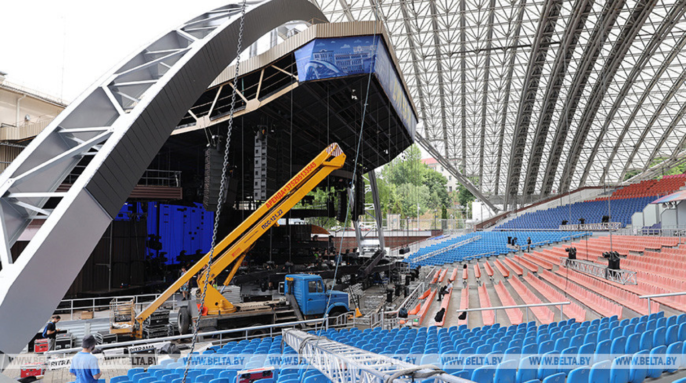 На главной площадке "Славянского базара в Витебске" идет монтаж оборудования