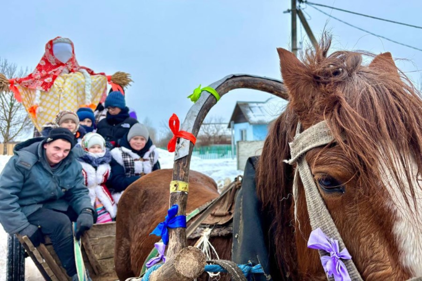 Ярка, весела і па-дамашняму прайшла Масленіца ў Новінскім СДК!