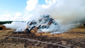 В Ивановском районе огонь уничтожил семь тонн соломы
