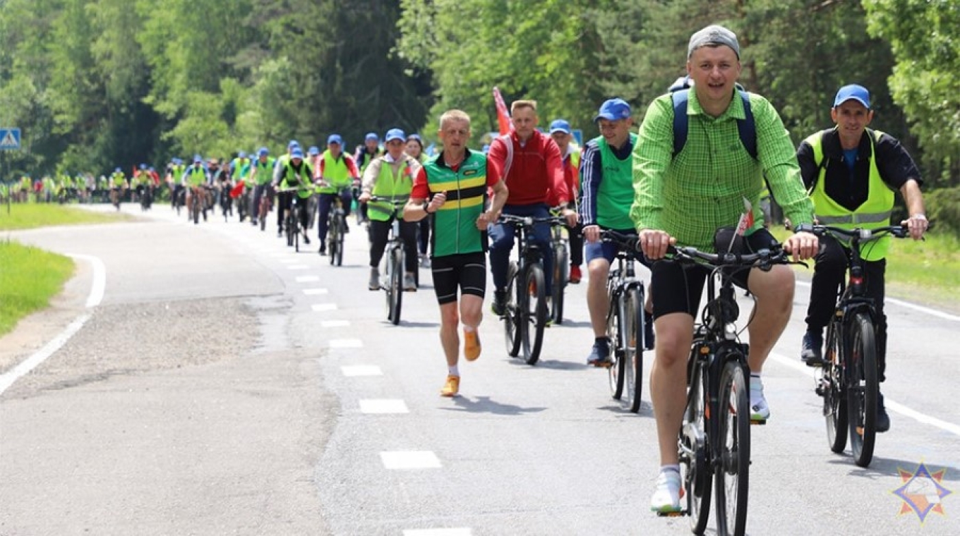 Более 500 человек поучаствовали в юбилейном велопробеге спасателей Минской области