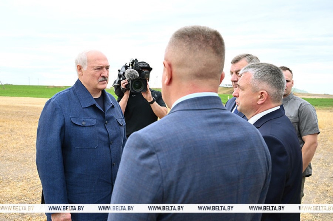 "Теряем огромное количество земель". Лукашенко поручил подумать над техникой для кошения пойм рек