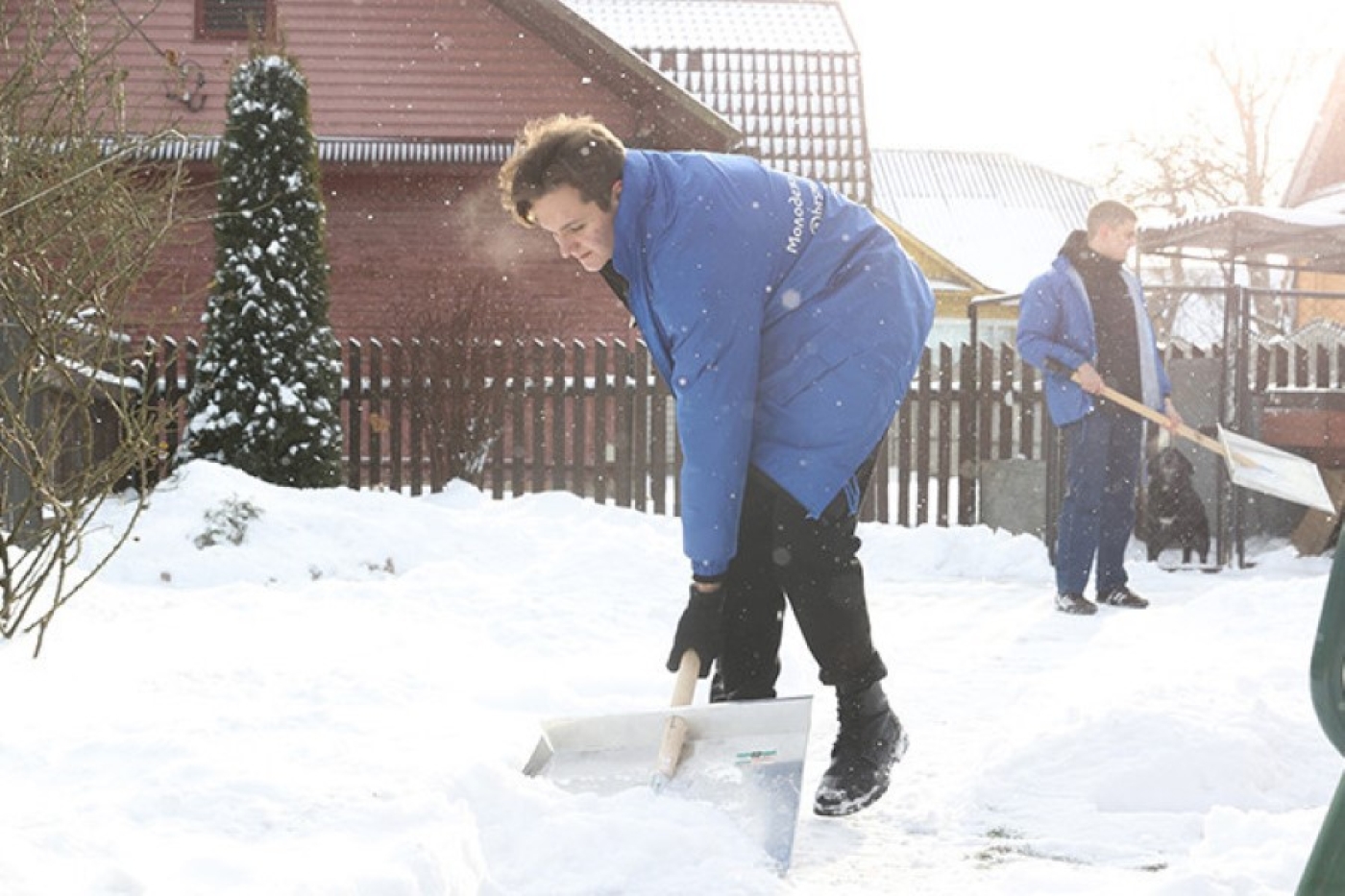 Более 11 тыс. волонтеров были задействованы на уборке снега