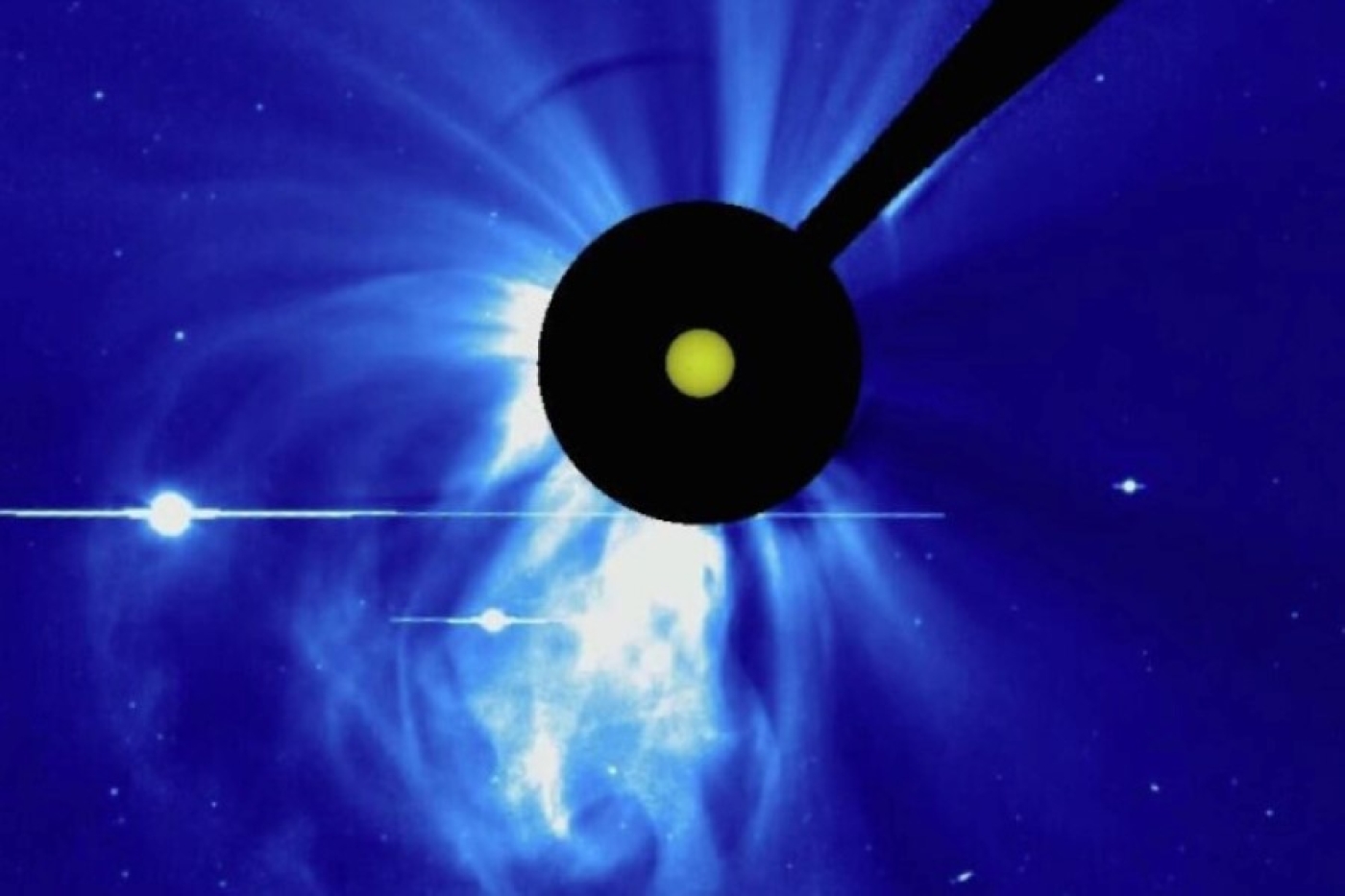 На Солнце произошел крупный двойной взрыв