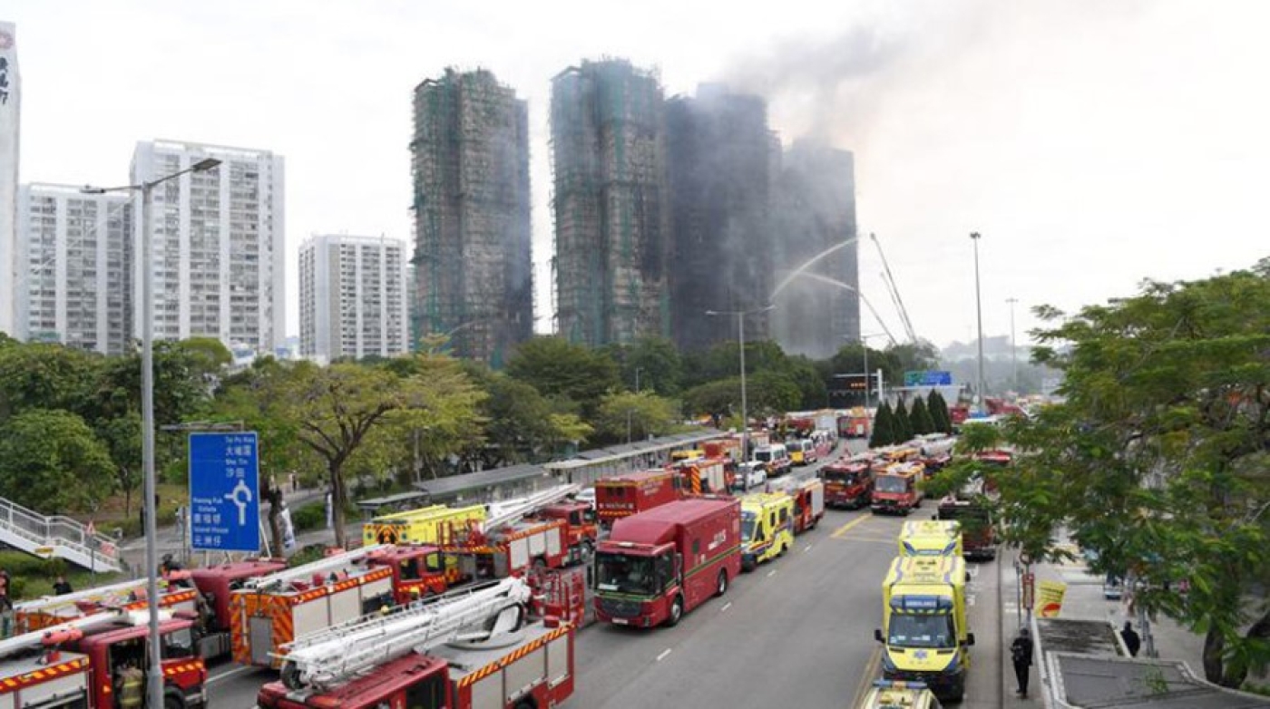 Число жертв смертоносного пожара в Гонконге выросло до 83