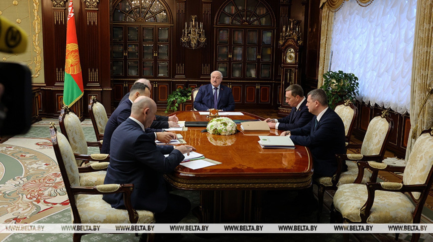 Лукашенко: в Беларуси не намерены отступать от практики контроля за ценообразованием