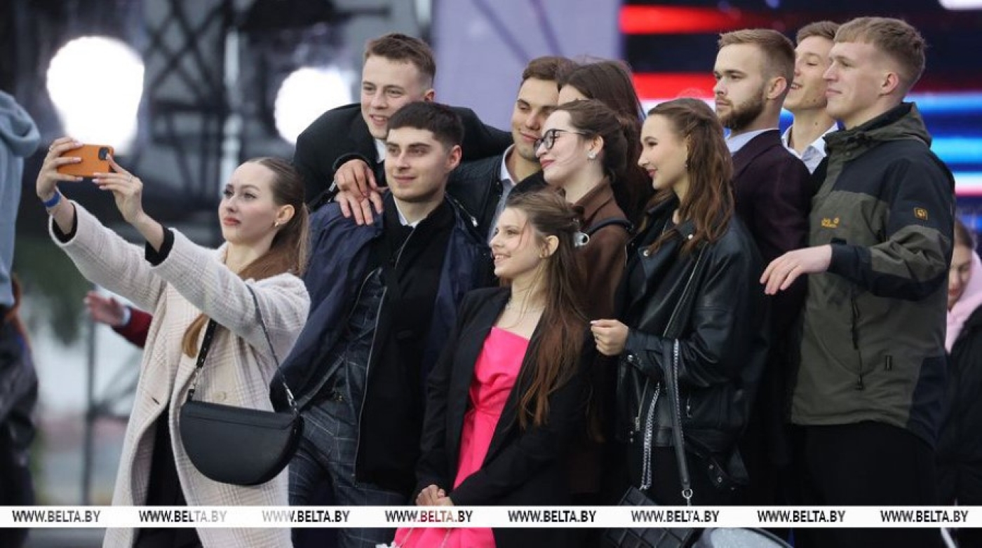 Президент Беларуси: молодость - время первых серьезных решений и выбора жизненного пути