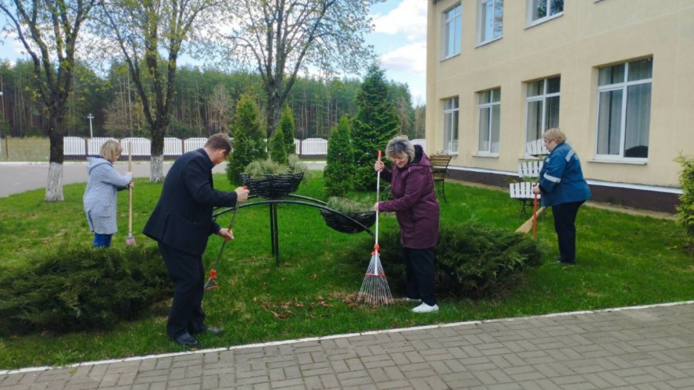 Коллектив ТП &quot;Березинское&quot; принял участие в субботнике