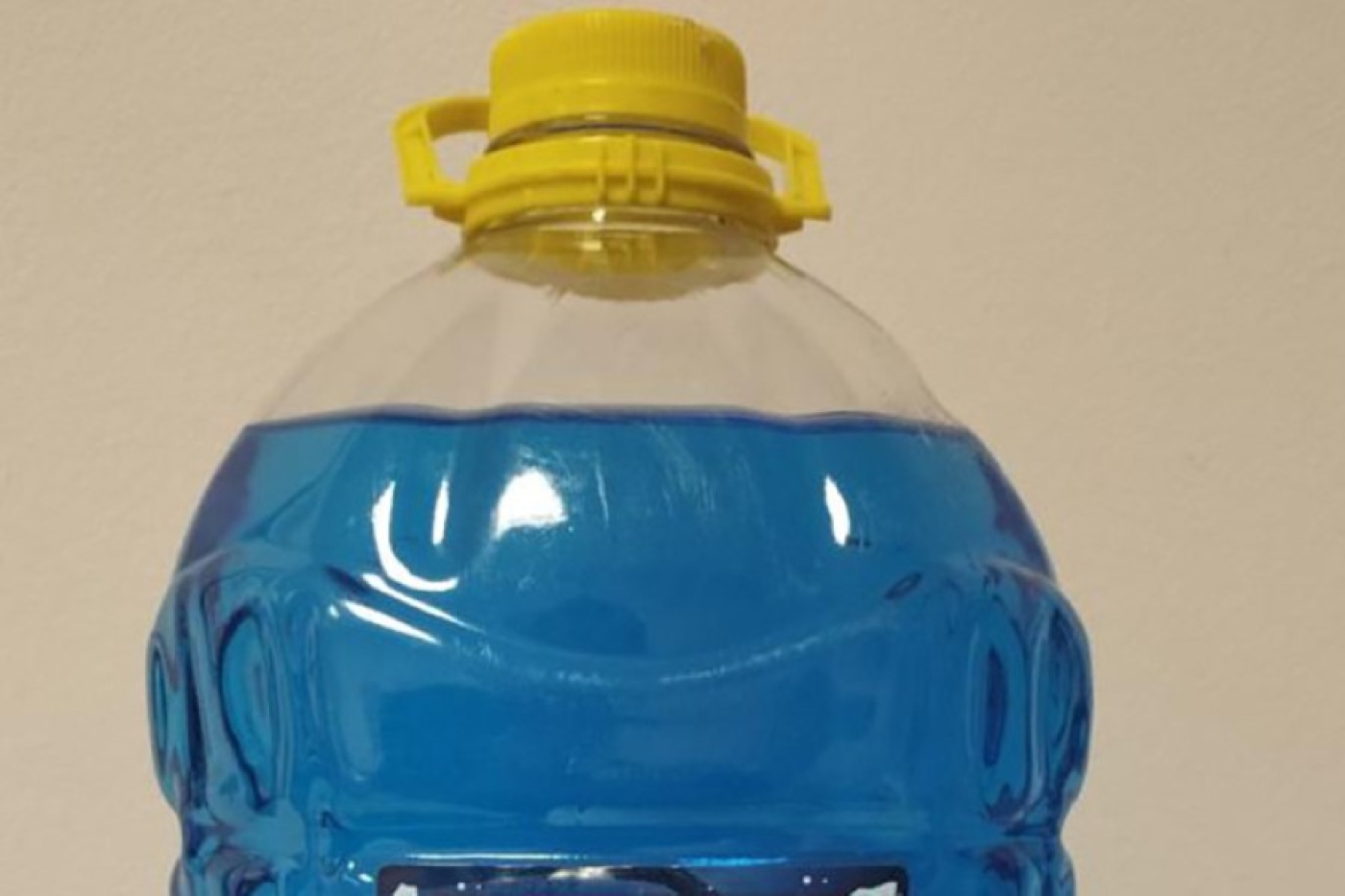 Стеклоомывающую жидкость рязанского производителя запретили продавать в Беларуси