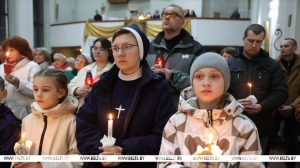 Католики празднуют Светлое Христово Воскресение - Пасху