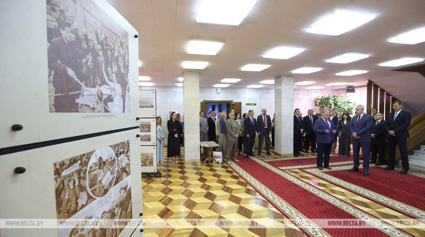 Выставка ко Дню народного единства открылась в центре Минска
