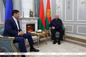 Президенты Беларуси и Монголии встретились в неформальной обстановке