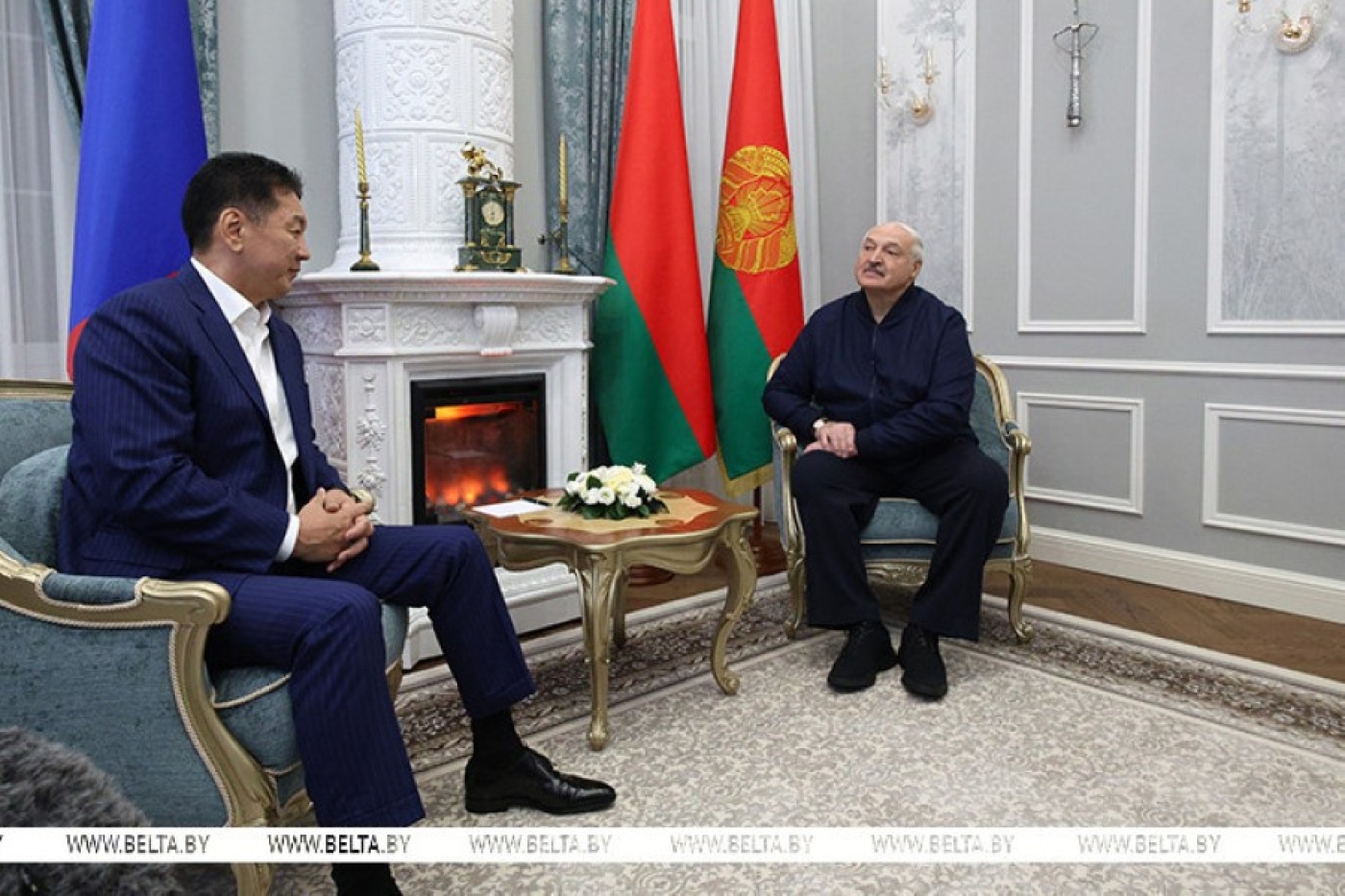 Президенты Беларуси и Монголии встретились в неформальной обстановке