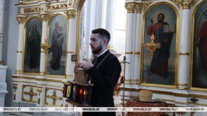 Благодатный огонь доставлен в Свято-Духов кафедральный собор в Минске