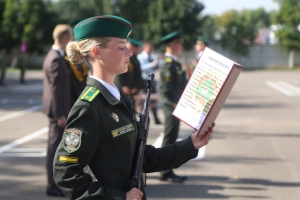 Более сотни первокурсников Института пограничной службы принесли присягу в Минске