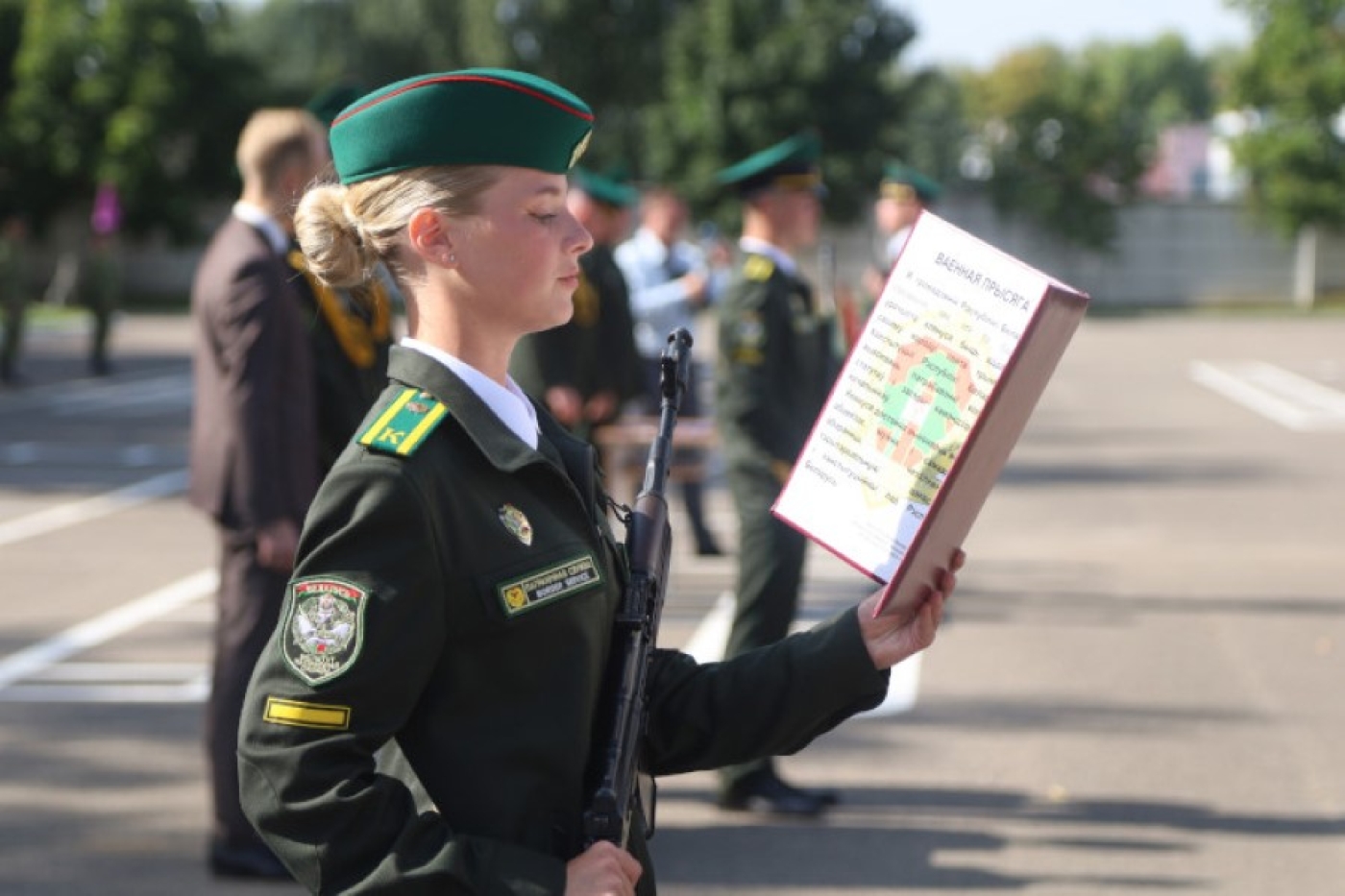 Более сотни первокурсников Института пограничной службы принесли присягу в Минске