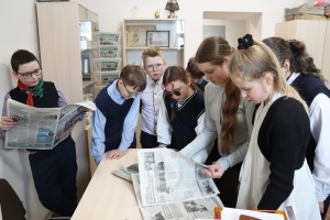 Школьники города на экскурсии в редакции и ЗАГСе