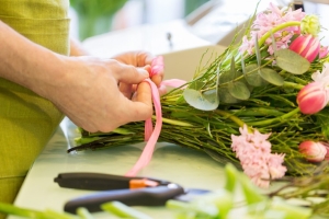 Продавать цветы к праздникам можно без регистрации в качестве ИП. Как это сделать?