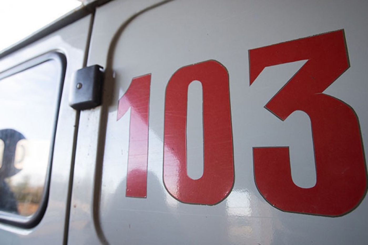 "Отец лег на ватрушку, а дочь расположилась сверху". О новых случаях травматизма на горках рассказали в СК