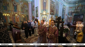 Православные верующие празднуют Великий четверг
