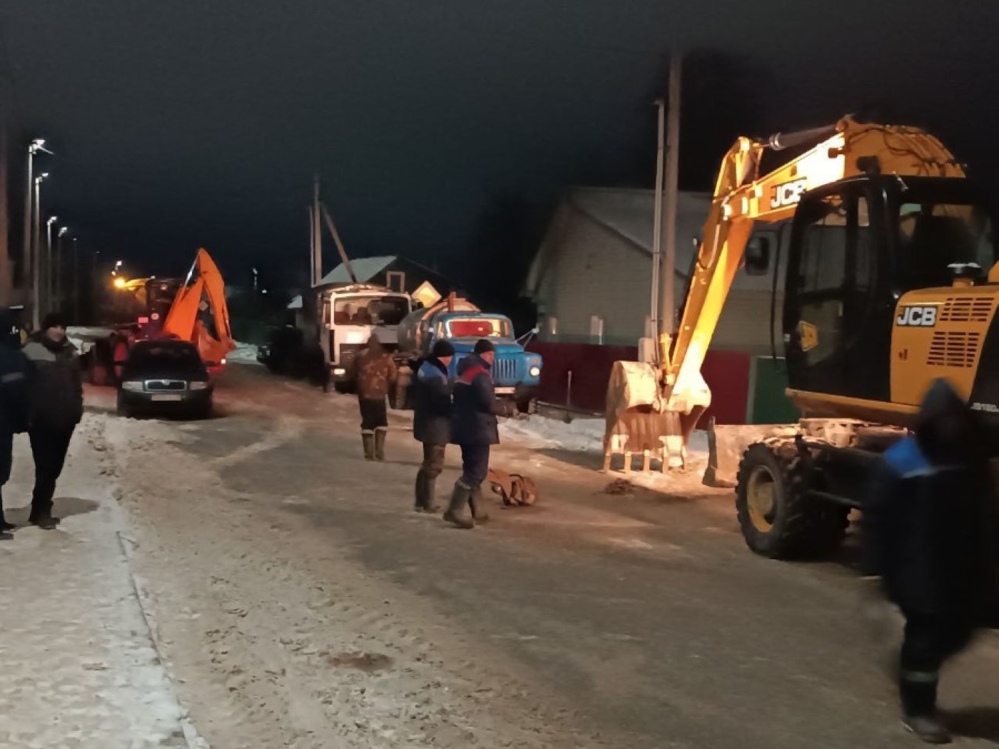 В Березино из-за прорыва трубопровода многоэтажка и 57 частных домов  остаются без холодной воды - Газета «Березинская панорама»