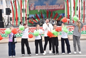 Фотофакт: Концертная программа солистов района и белорусской эстрады в Березино