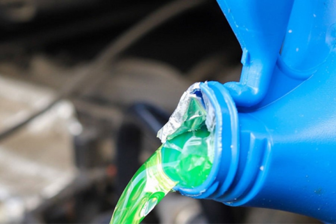 От незамерзайки до "чебупиццы". Небезопасный импорт изъяли из торговой сети Гомельской области в ноябре