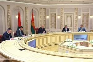 Лукашенко: Беларуси интересен опыт Самарской области в ракетостроении и самолетостроении