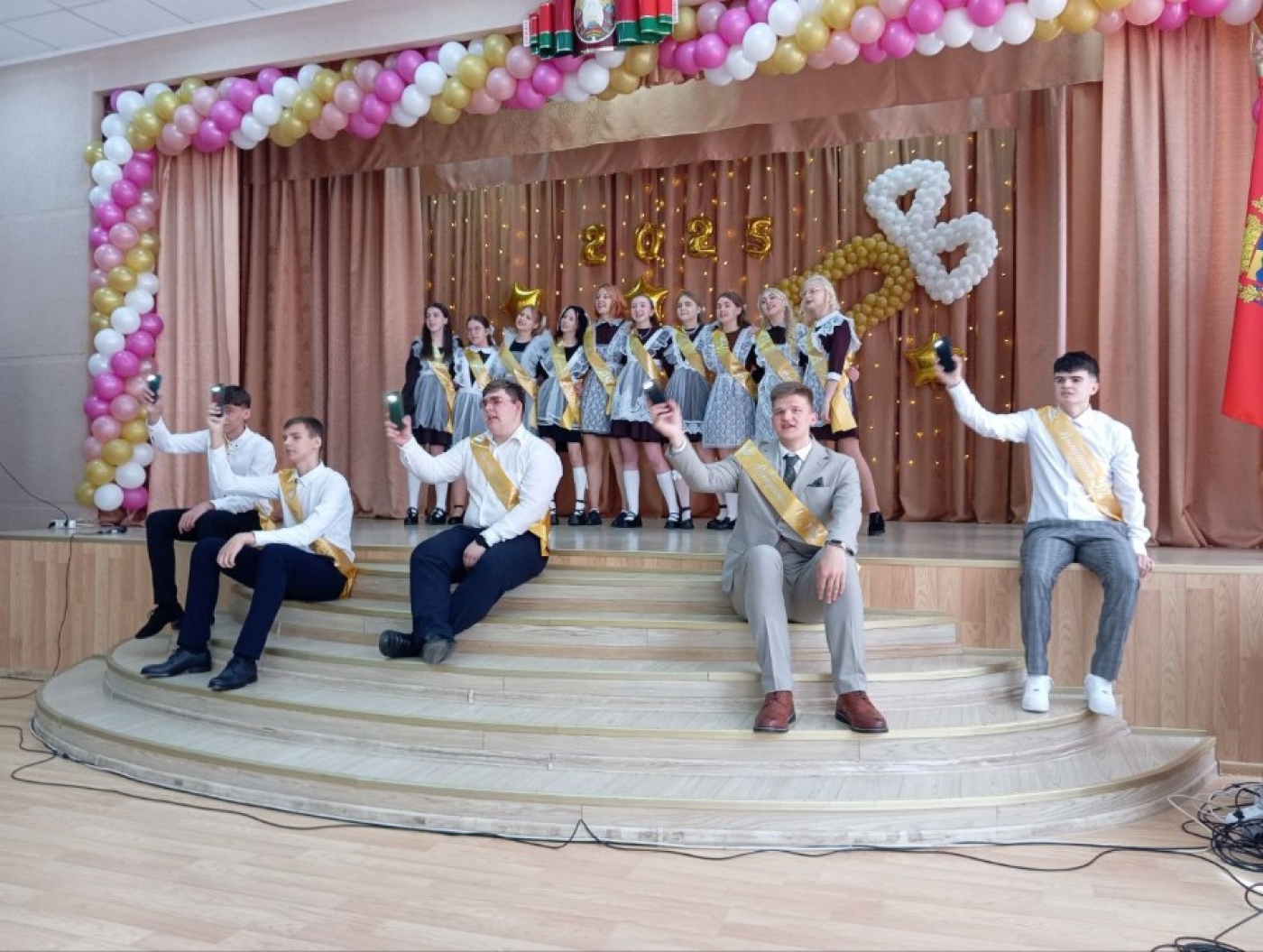 Счастливого полёта, выпускники!